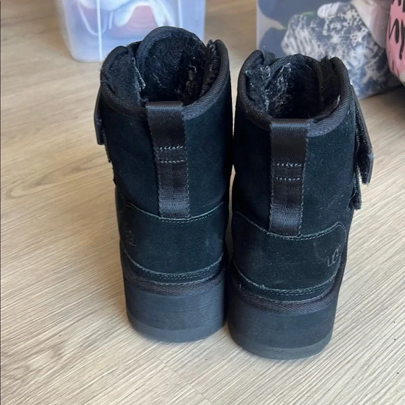 UGG women’s Black Platform Boots Velcro size 8 - Picture 5 of 5